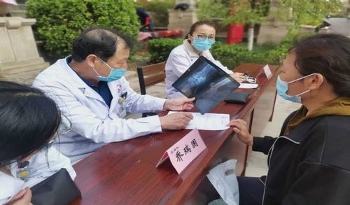 德州市中醫(yī)院健康義診活動走進(jìn)御景國際小區(qū)，為居民提供專業(yè)養(yǎng)生保健服務(wù)
